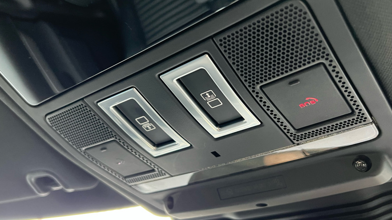 Land Rover Discovery 3.0 D300 R-Dynamic SE 5dr Auto Diesel Station Wagon